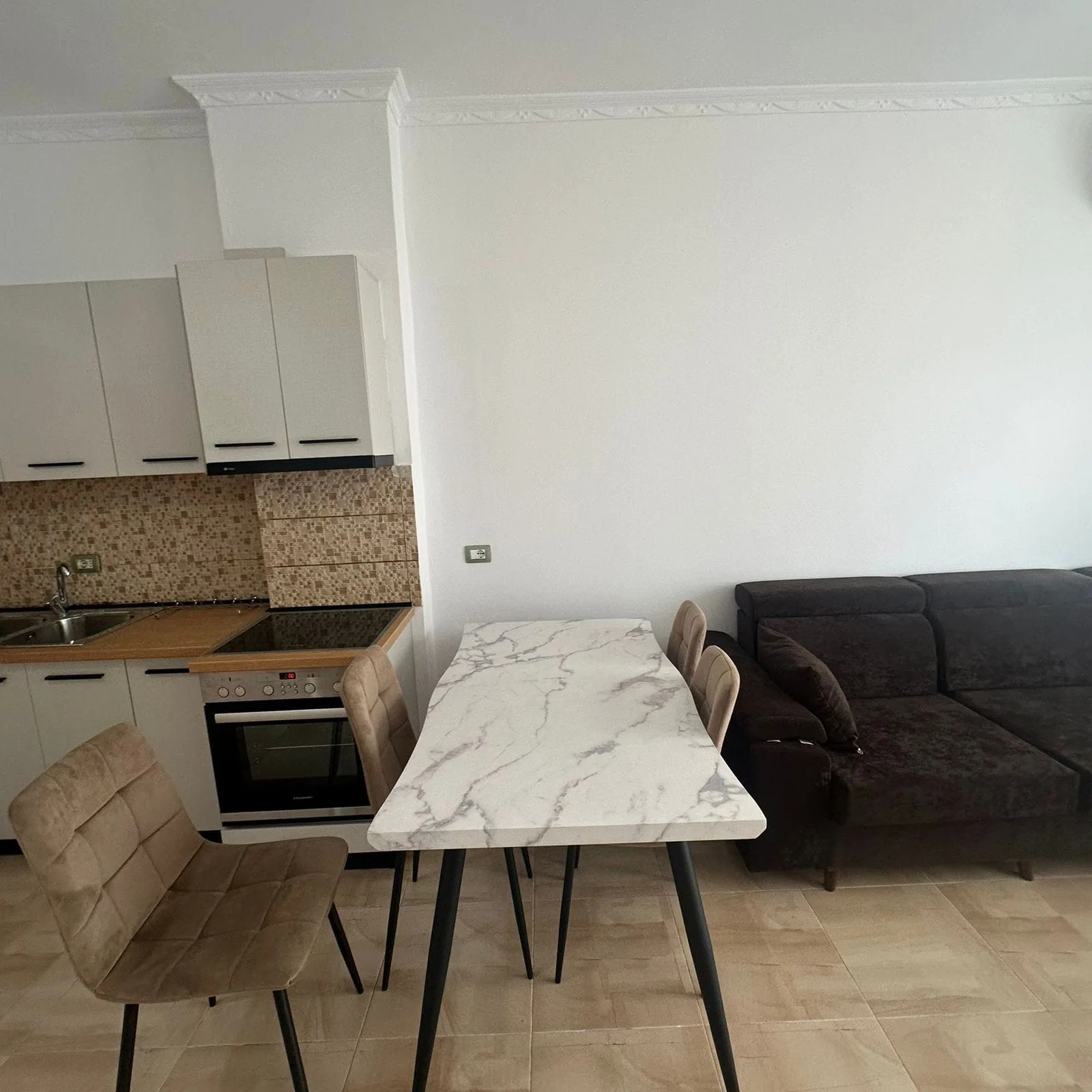 Apartament Me Qera 3+1+2 prane ish Venuse (ID B230165) Tirane.