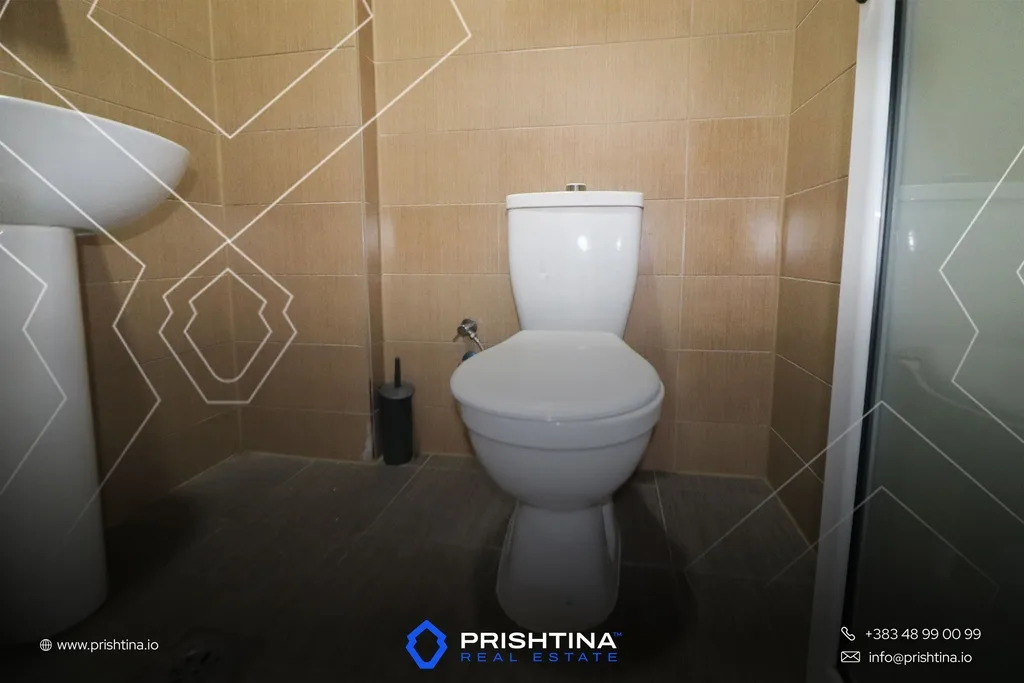 Lokal me qira 148m² në Arbëri/Dragodan