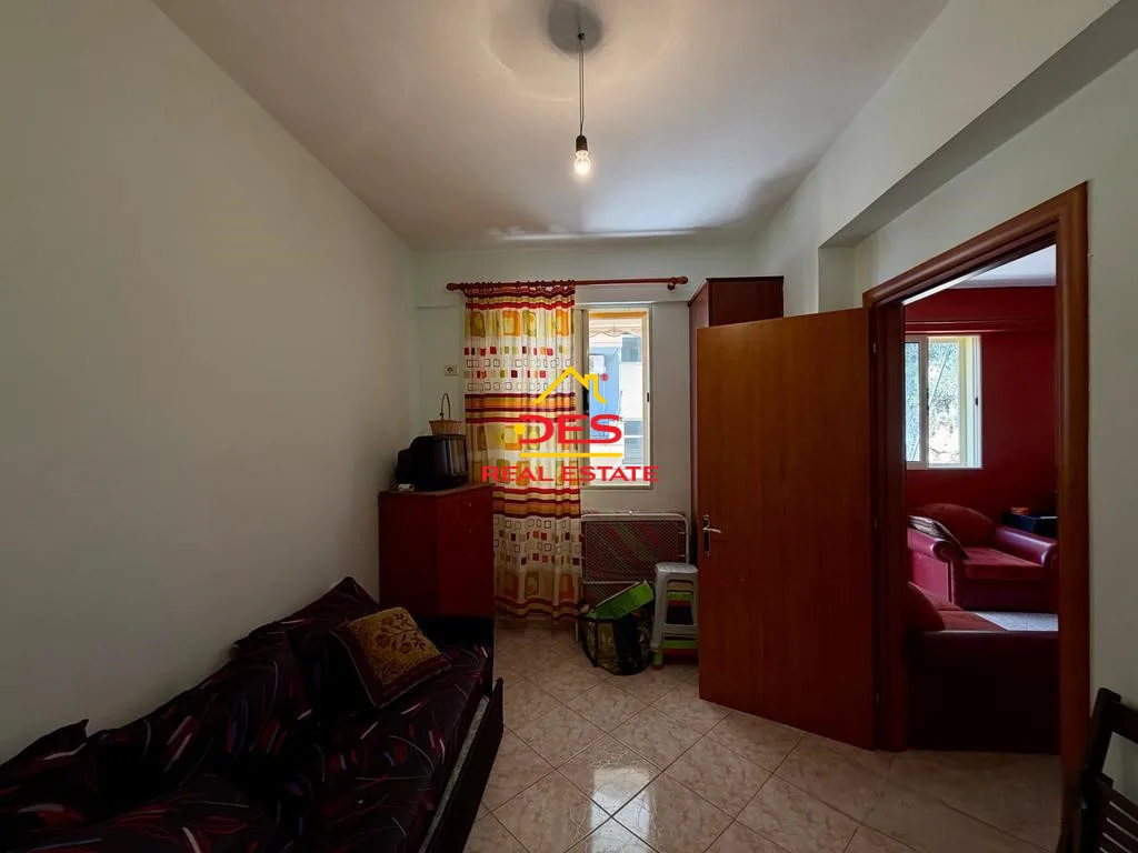 Shitet apartament 2+1+2 në sarandë – me pamje nga deti