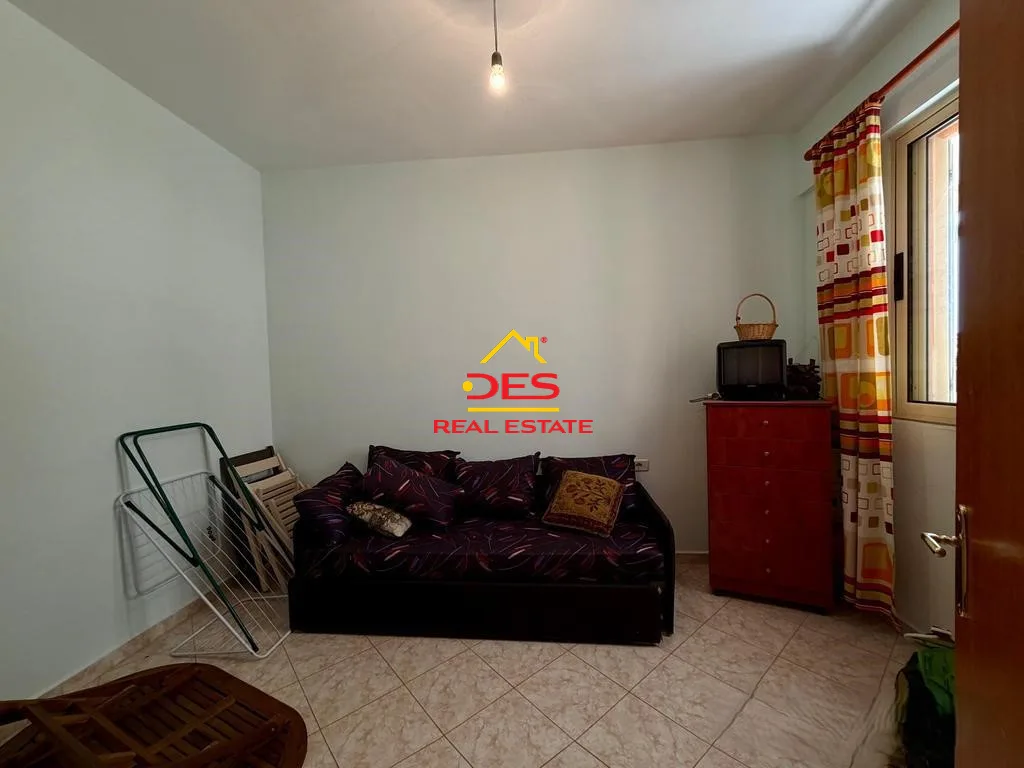 Shitet apartament 2+1+2 në sarandë – me pamje nga deti