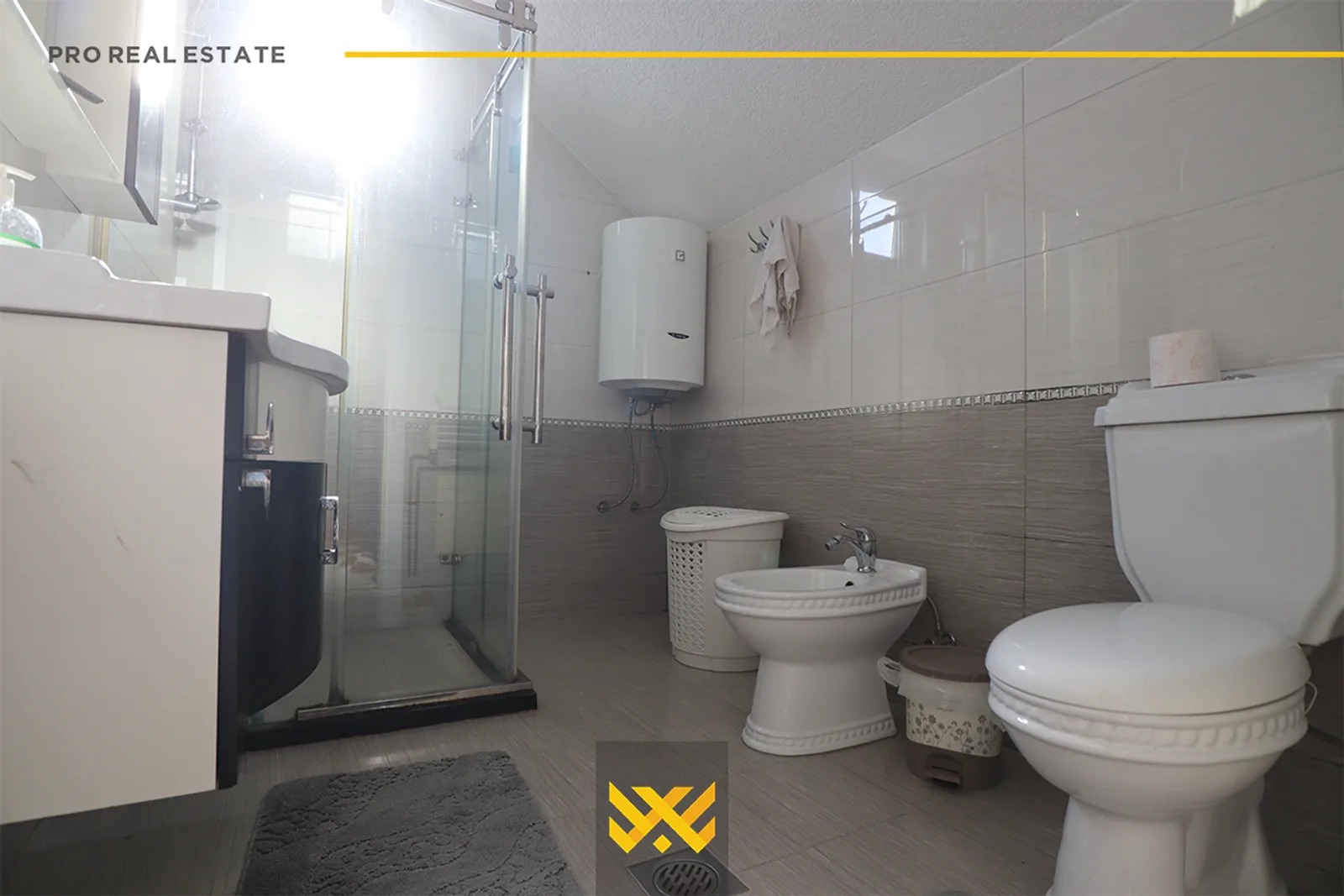 Shtëpi 220m² në #SHITJE në Dragodan
