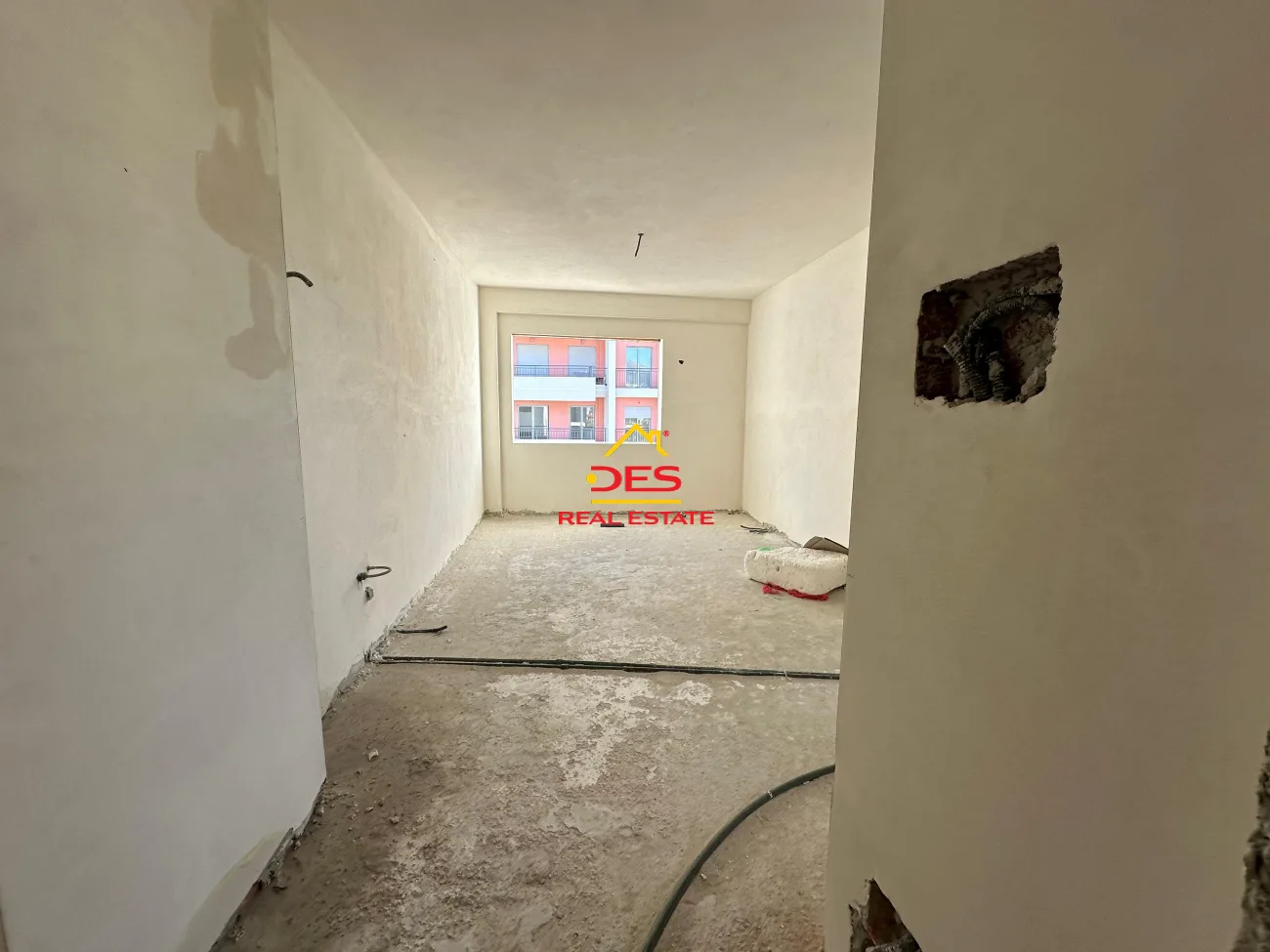 Shitet apartament 1+1 me këste në orikum