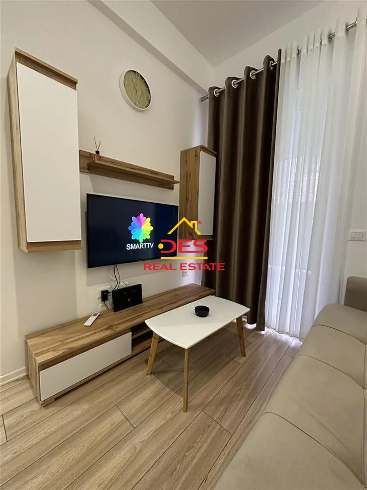 Jepet me qira apartament 1+1+ post parkimi, mangalem tiranë.