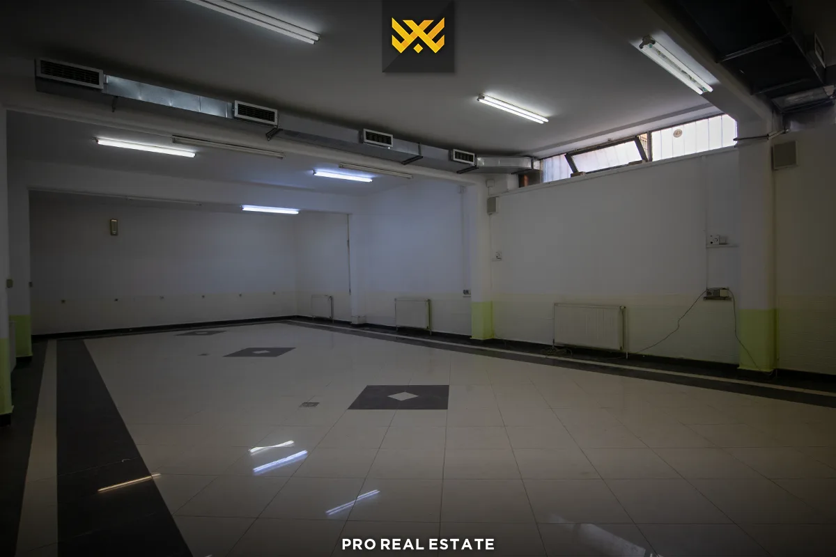 Zyrë 120m² me #QIRA në Qendër.