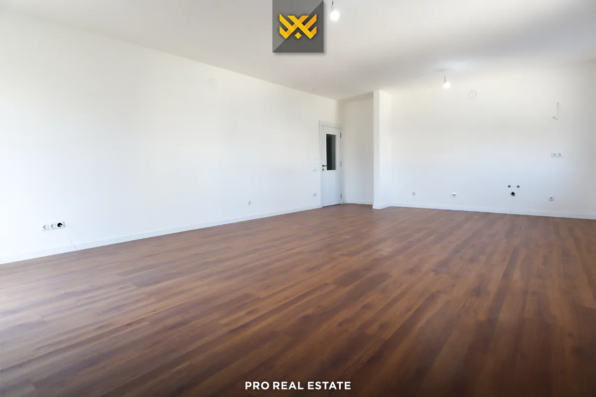 Banesë / Zyrë 120m² me #QIRA në Bregun e Diellit