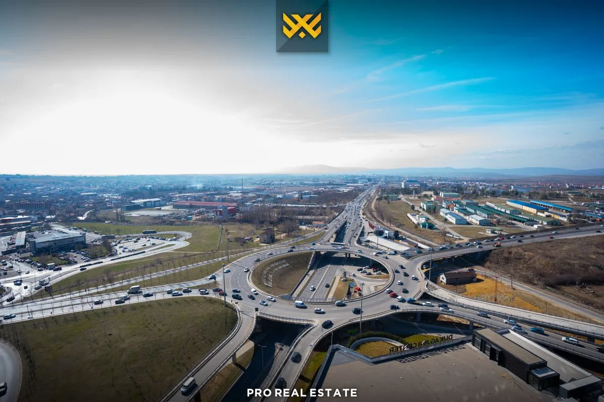Lokal 195m² me #QIRA në Lakrishtë