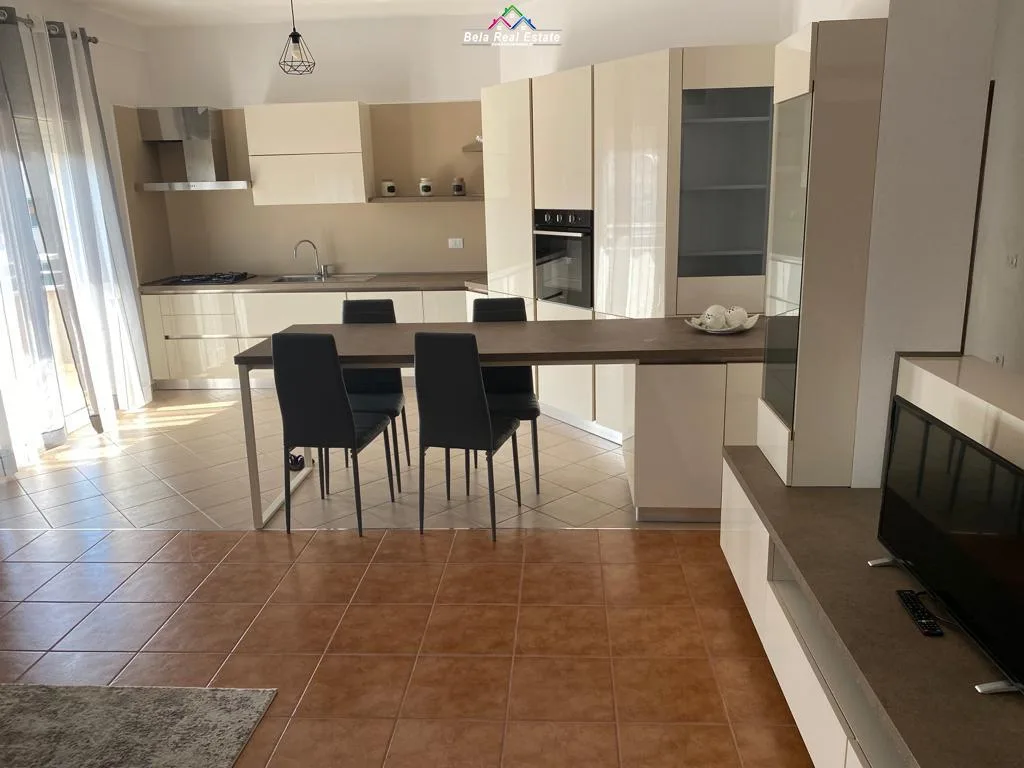 Kat Vile Me Qera 3+1  Ne Qytet Studenti (ID BV22287) Tirane