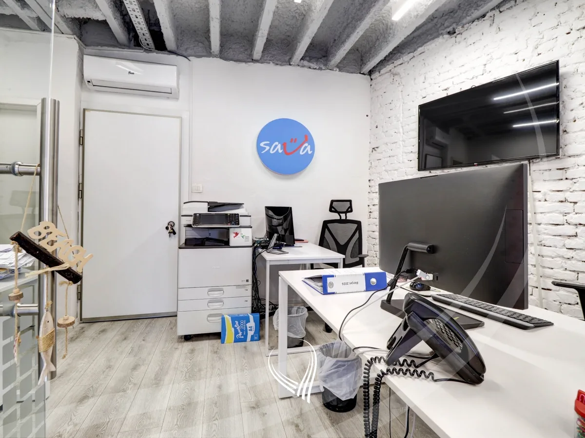 Lokal 70m2 me qira në Qendër