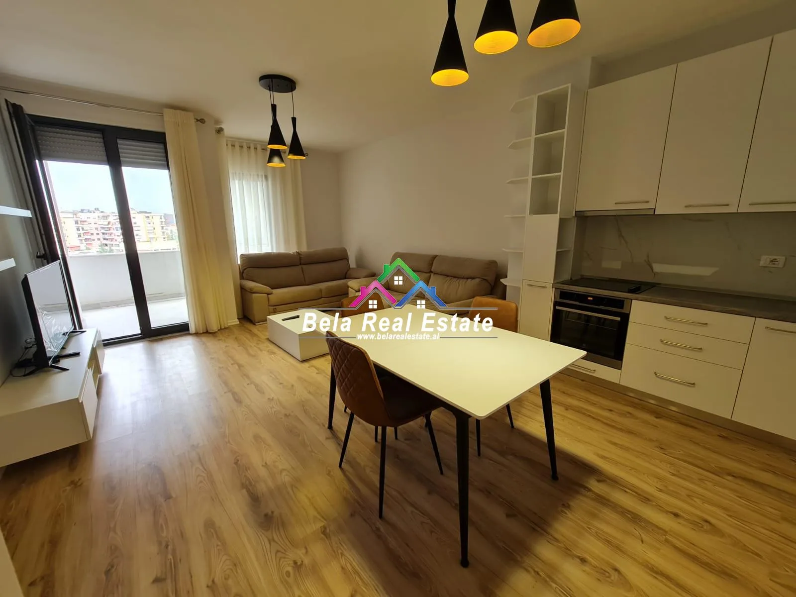 Apartament Luksi 2+1+2 Me Qera Tek Materniteti I Ri (ID B220115) Tirane