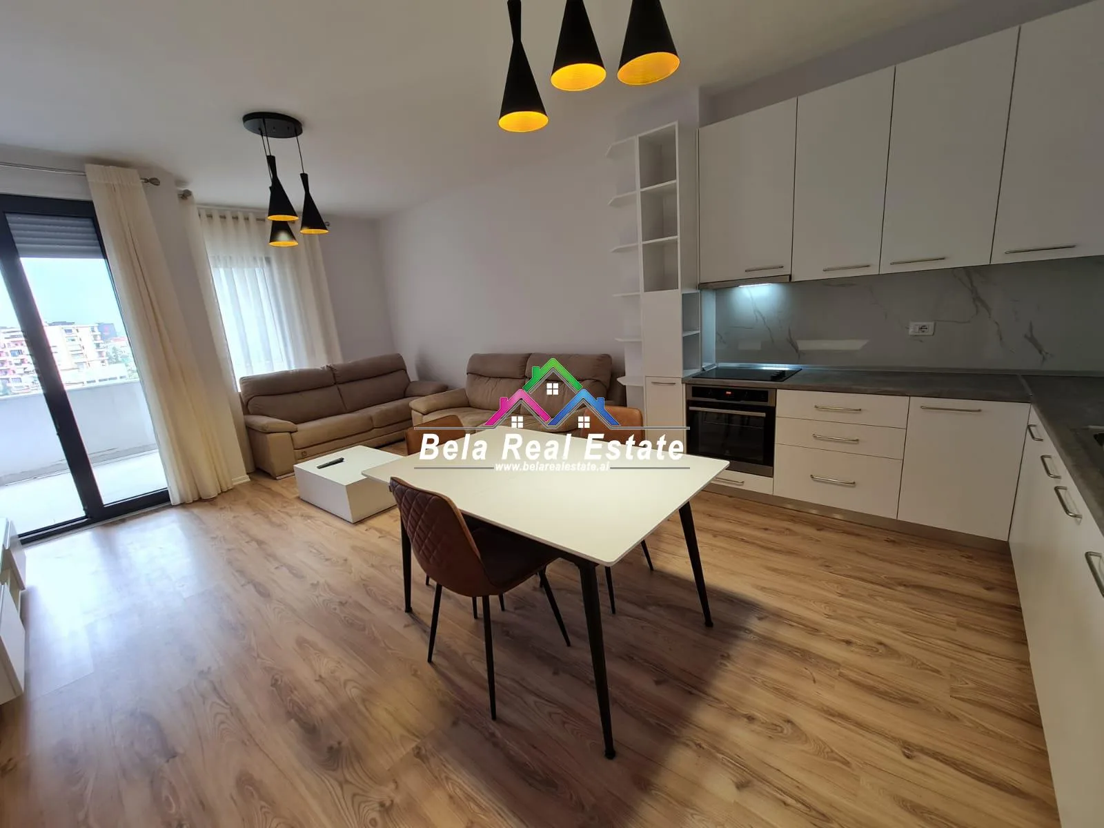 Apartament Luksi 2+1+2 Me Qera Tek Materniteti I Ri (ID B220115) Tirane
