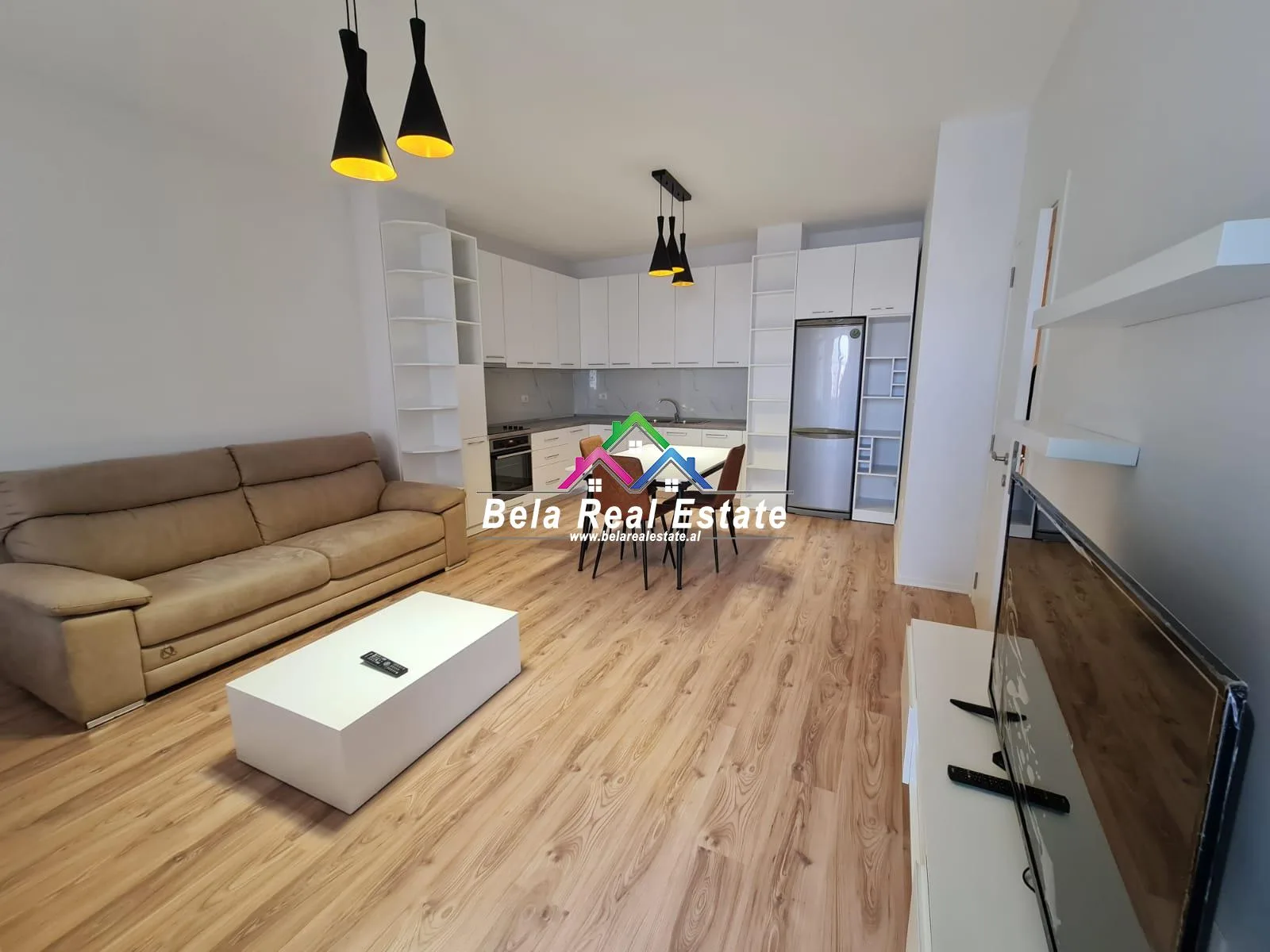 Apartament Luksi 2+1+2 Me Qera Tek Materniteti I Ri (ID B220115) Tirane