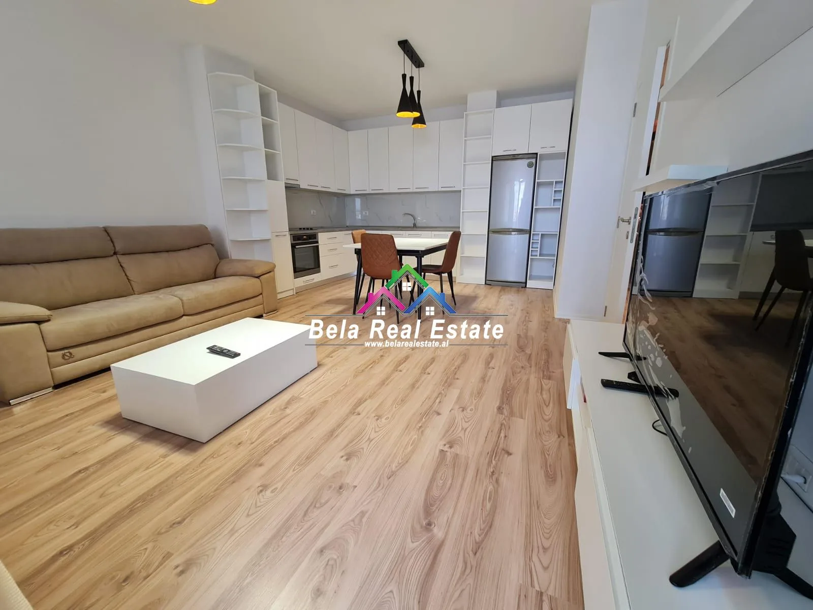 Apartament Luksi 2+1+2 Me Qera Tek Materniteti I Ri (ID B220115) Tirane
