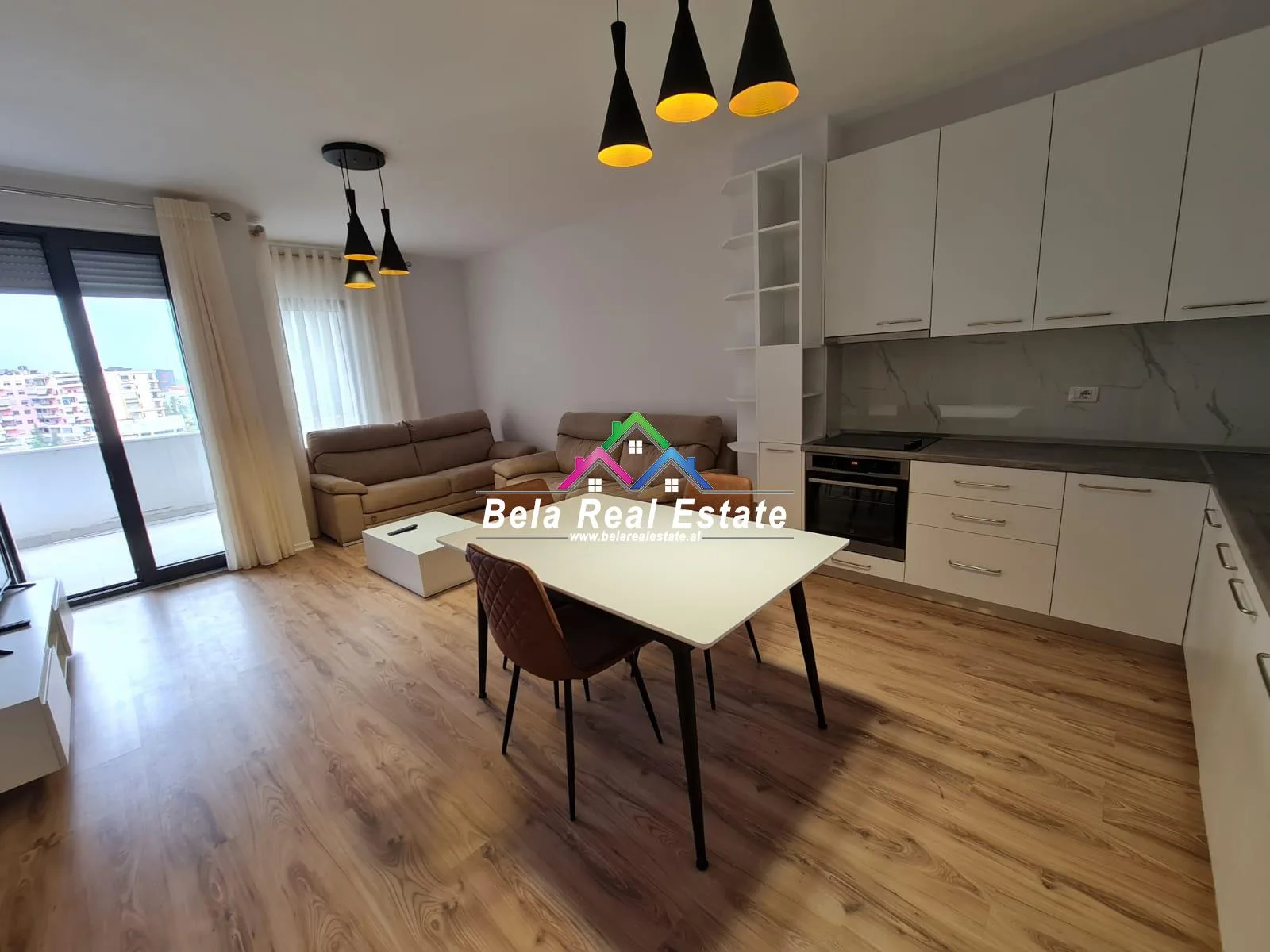 Apartament Luksi 2+1+2 Me Qera Tek Materniteti I Ri (ID B220115) Tirane