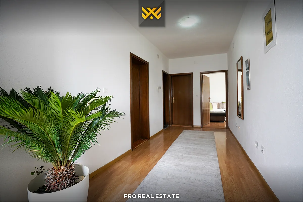 Shtëpi 280m² për #SHITJE në Sofali.