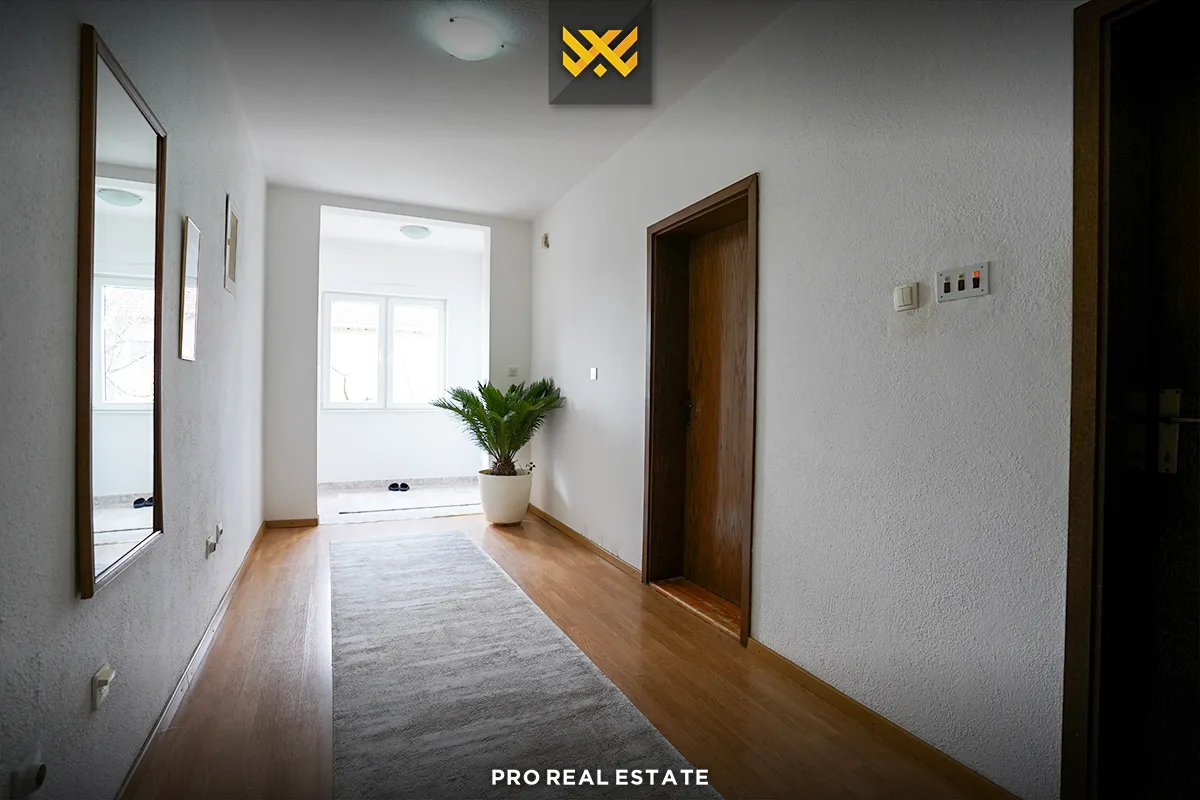 Shtëpi 280m² për #SHITJE në Sofali.