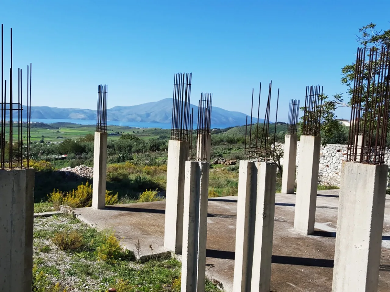 Shitet tokë truall në “tragjas”, vlorë