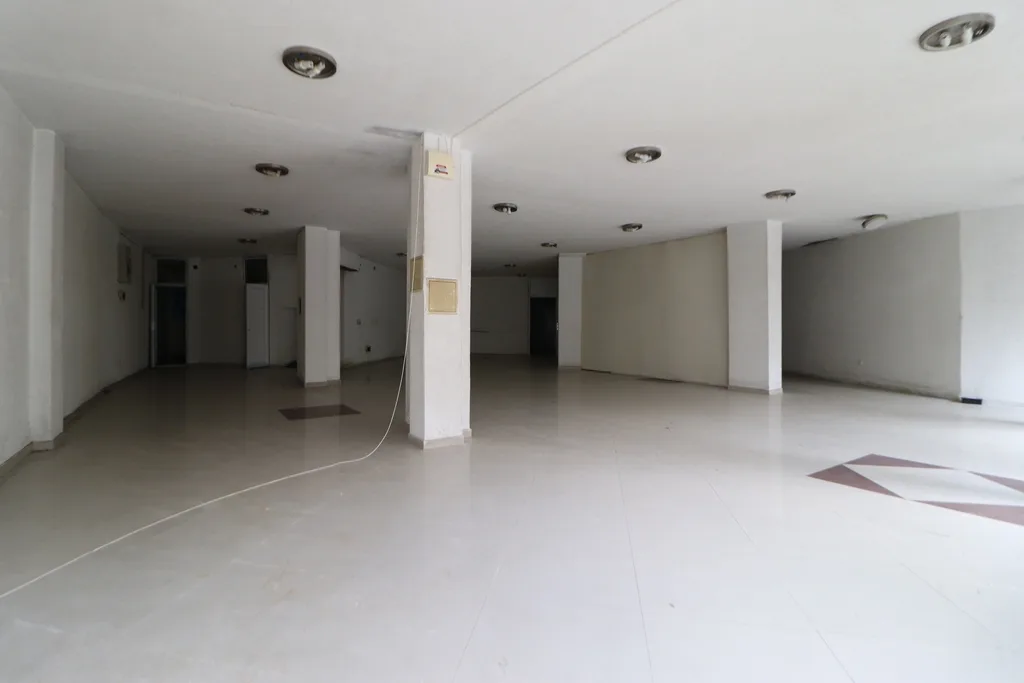 Lokal për #shitje 350m² te 4 Llullat 🏢✨