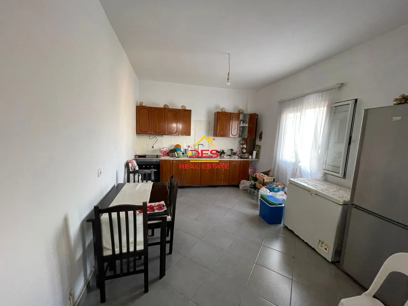Shitet shtëpi private në gjashtë,sarandë