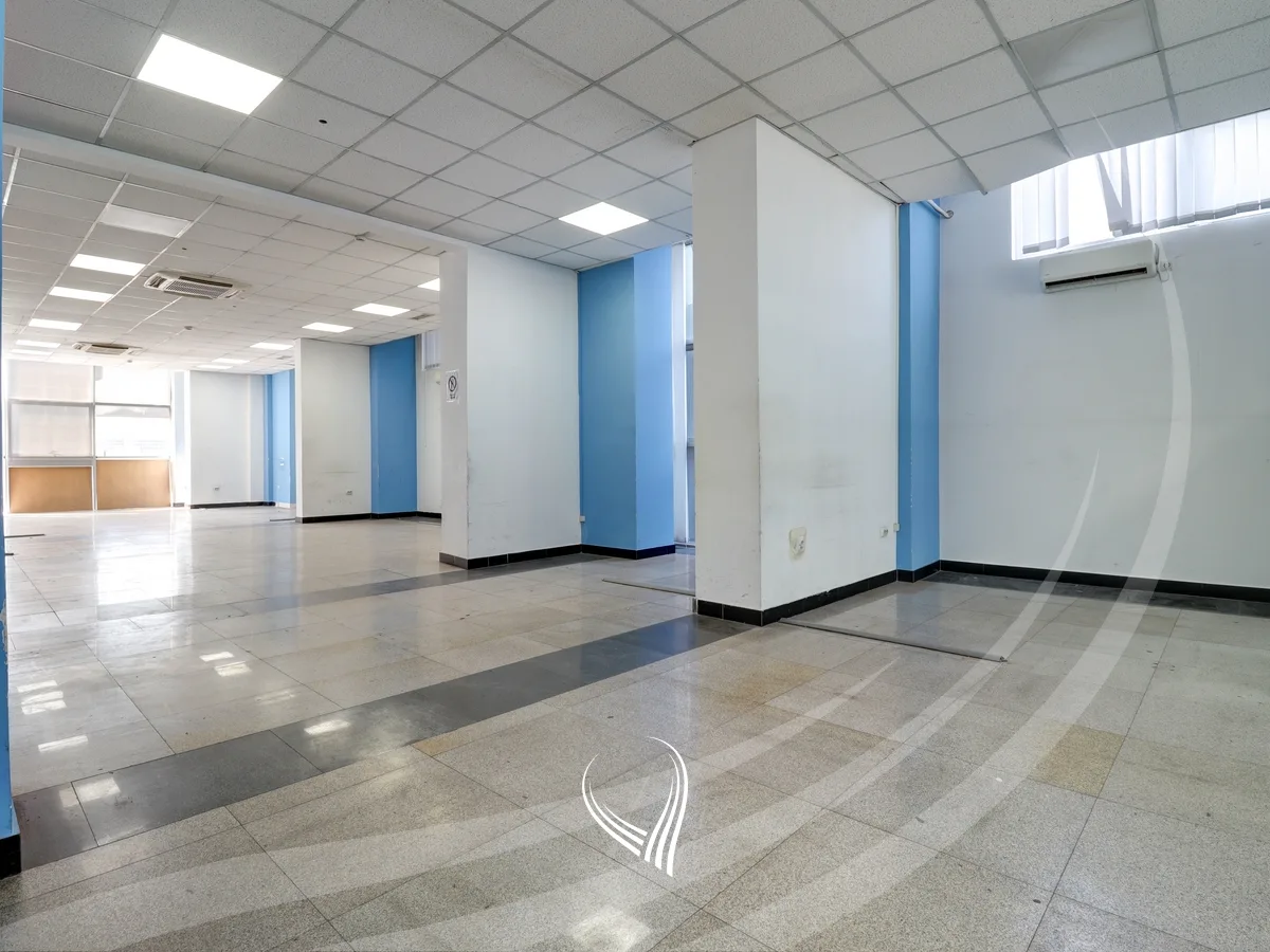 Zyre 934m2 me qira në lagjen Pejton