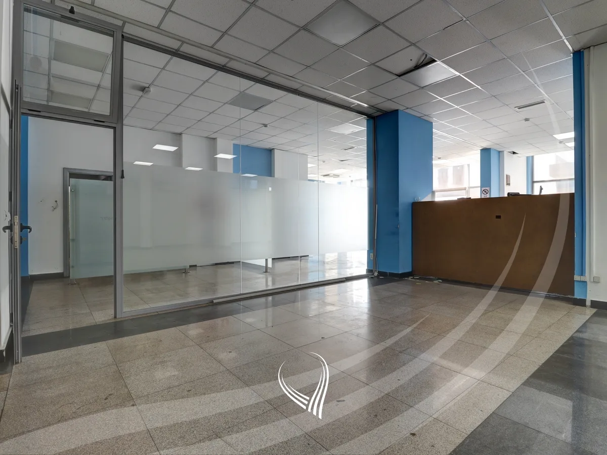 Zyre 934m2 me qira në lagjen Pejton