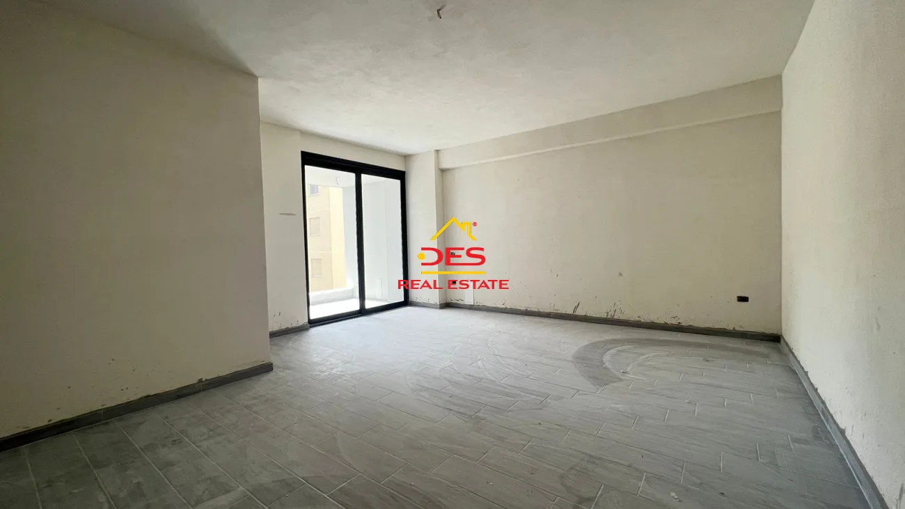 Shitet apartament 1+1 në lungomare