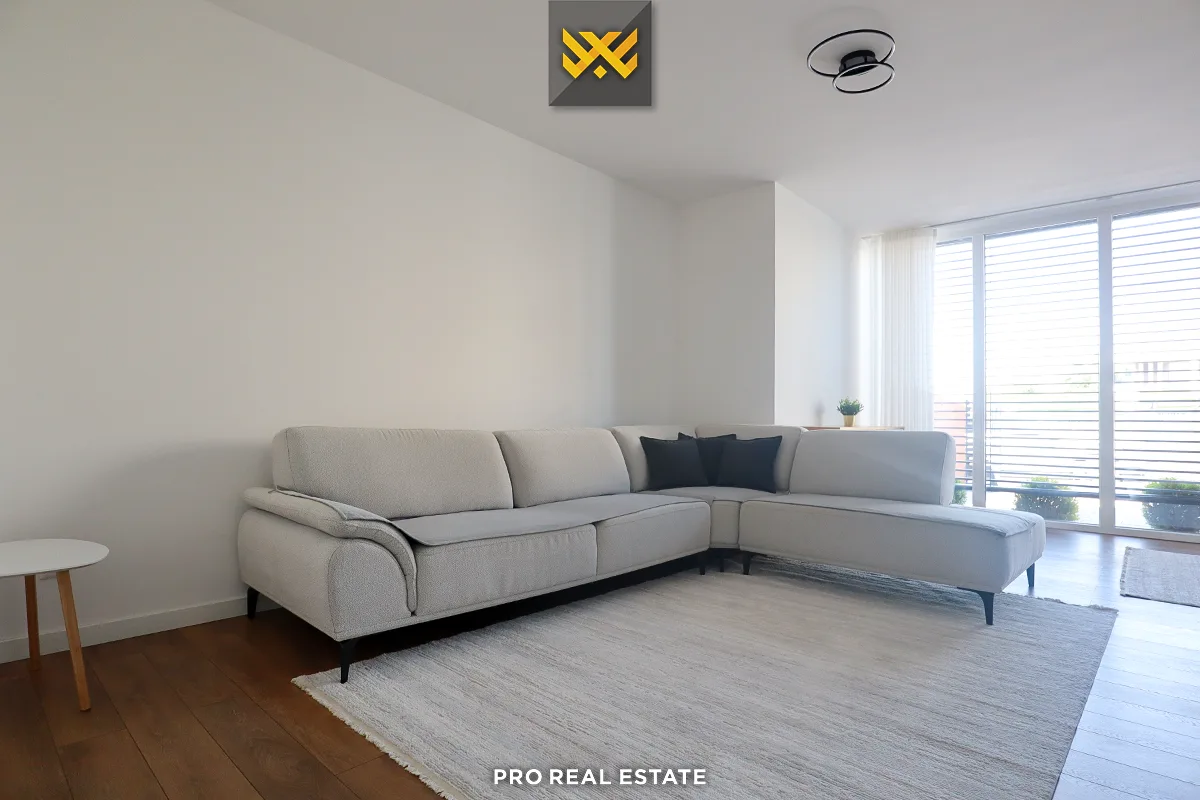 Dy shtëpi 350m² + 250m² për #SHITJE në Lagjen Qëndresa