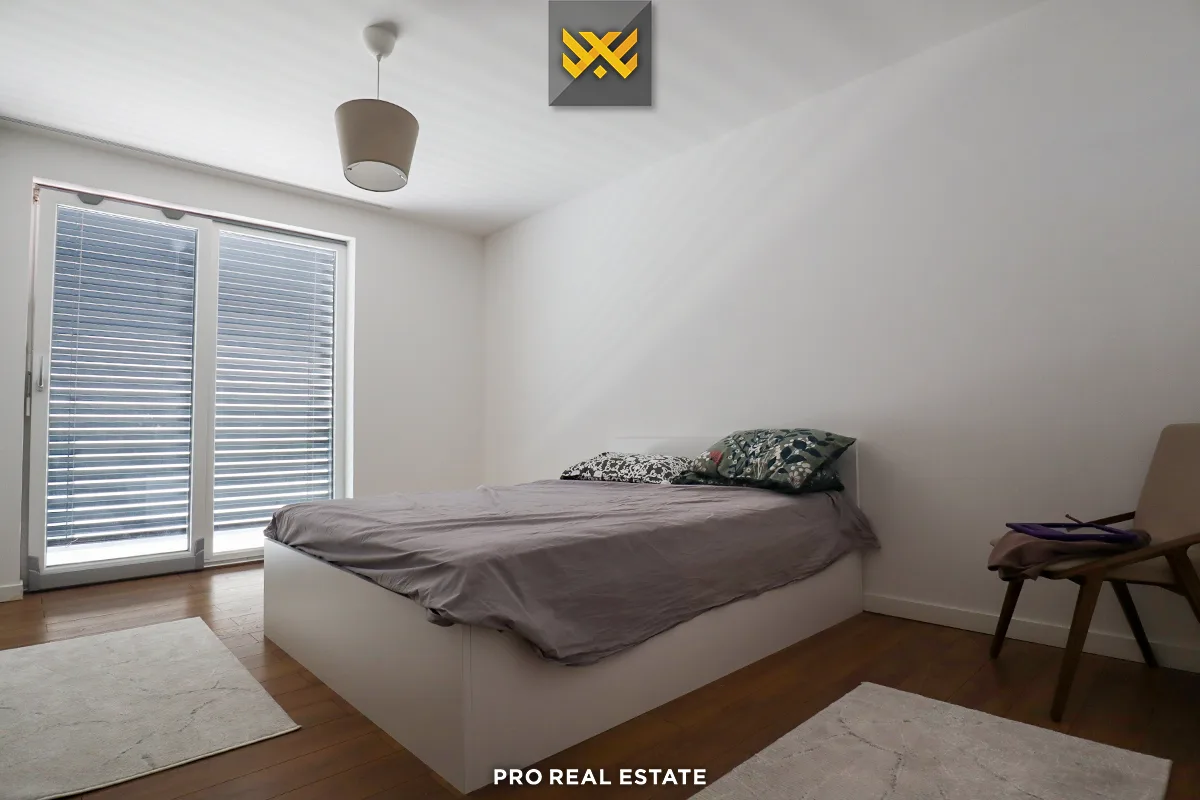 Dy shtëpi 350m² + 250m² për #SHITJE në Lagjen Qëndresa