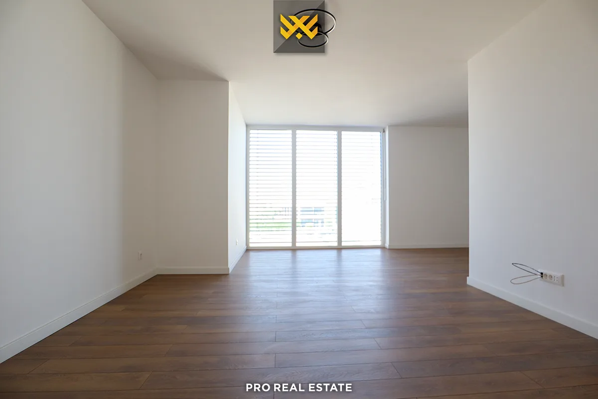 Dy shtëpi 350m² + 250m² për #SHITJE në Lagjen Qëndresa