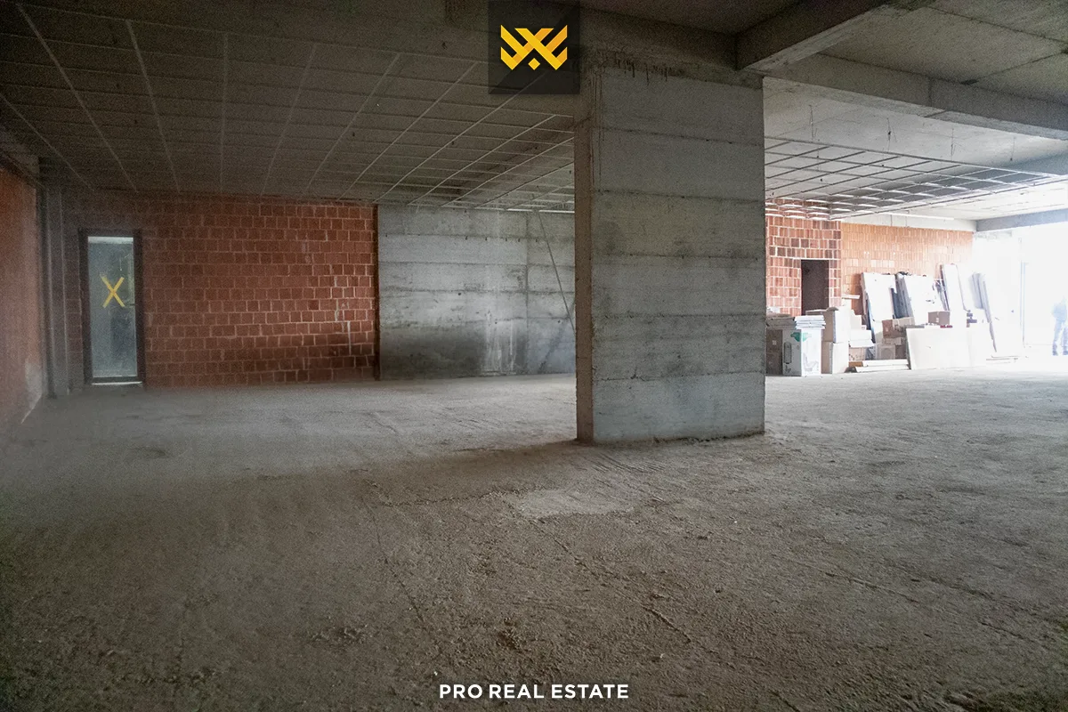 Lokal 360m² me #QIRA në Emshir.