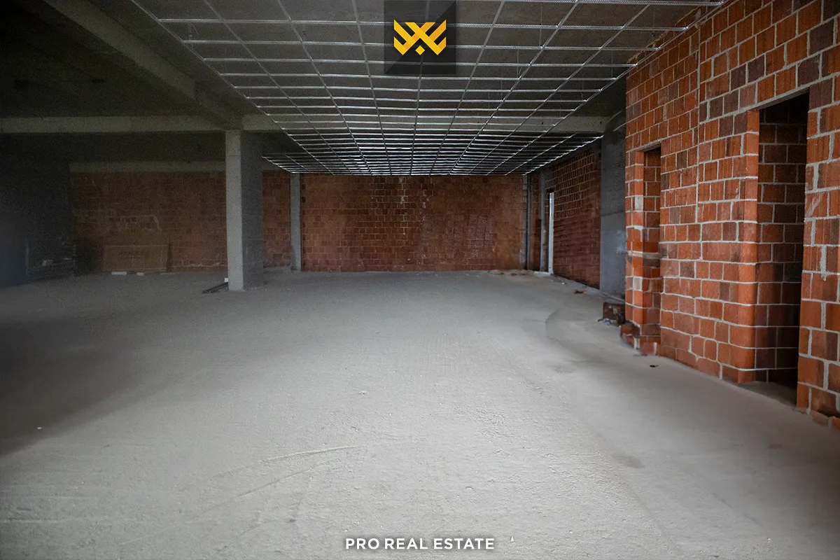 Lokal 360m² me #QIRA në Emshir.