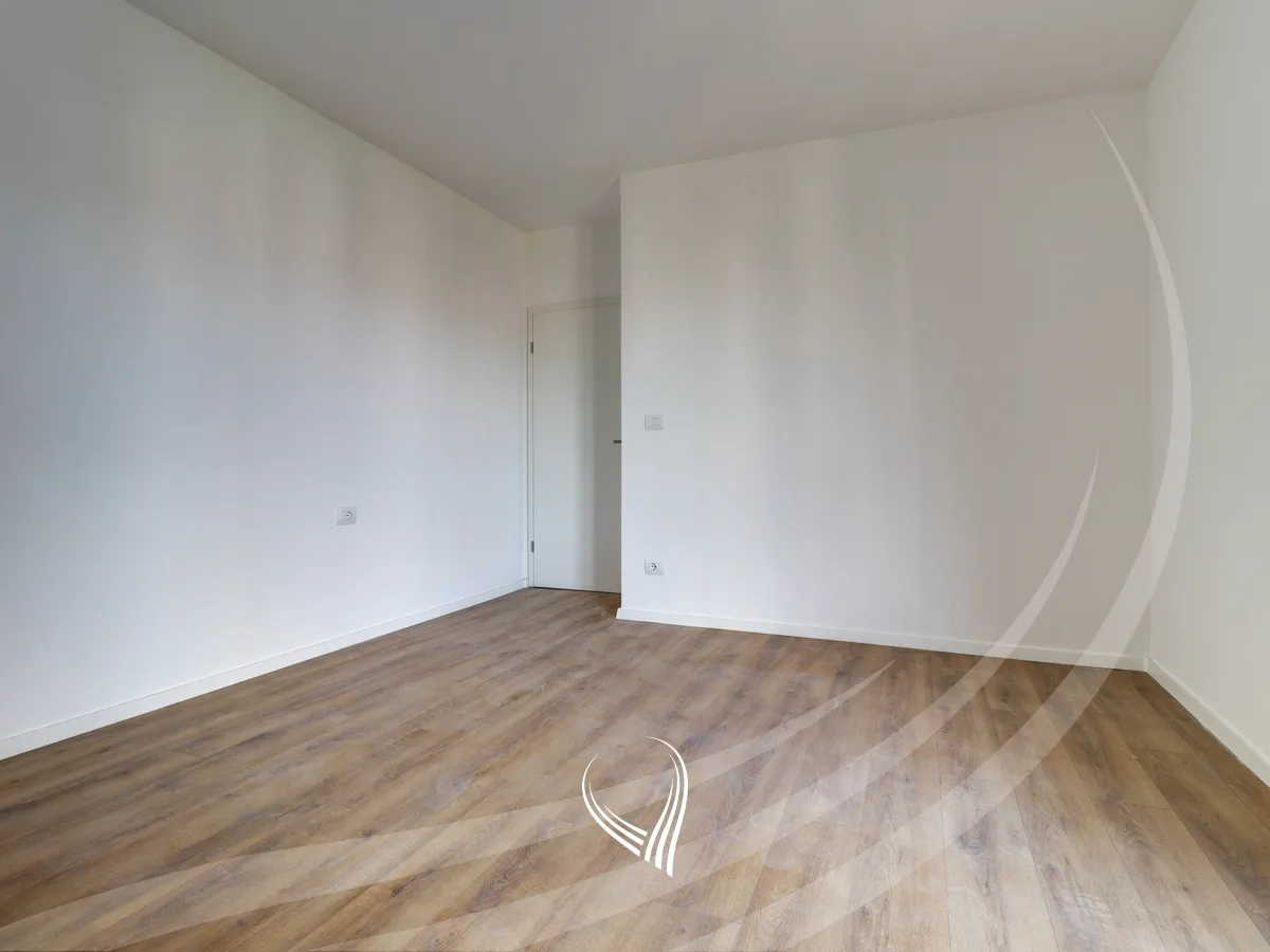 Banesë me 2 dhoma gjumi në shitje në lagjen Prishtina e Re