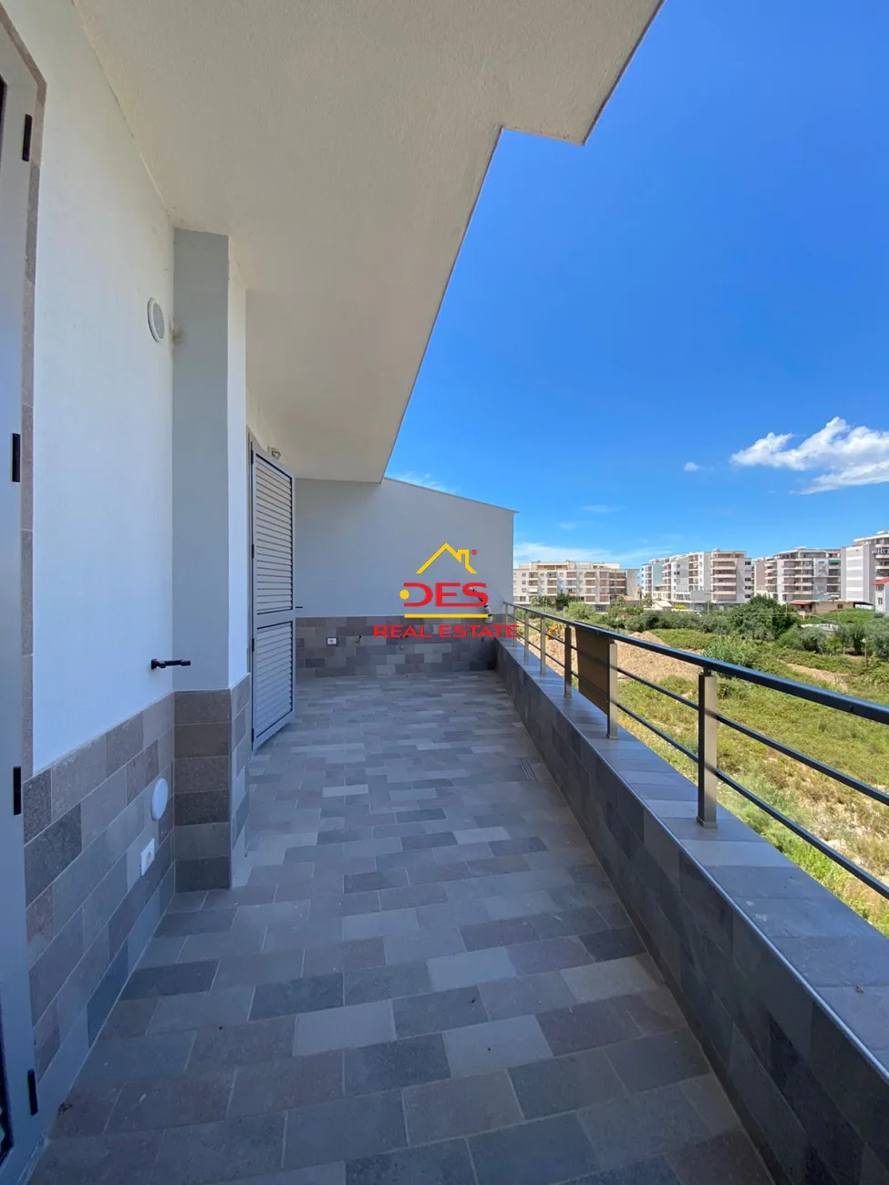 Shitet apartament 1+1 në qëndër,orikum