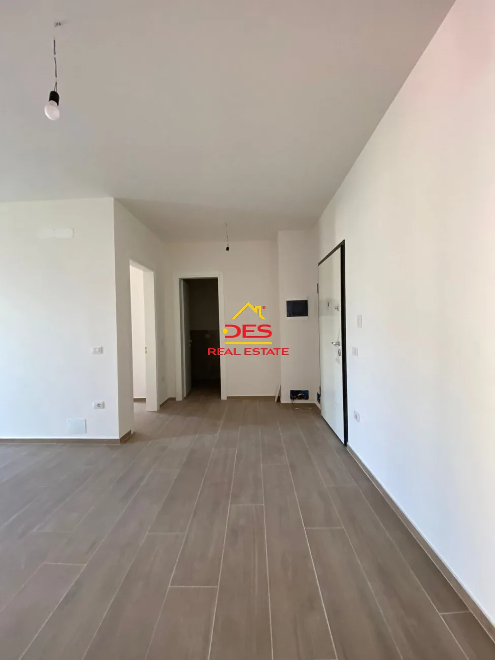 Shitet apartament 1+1 në qëndër,orikum