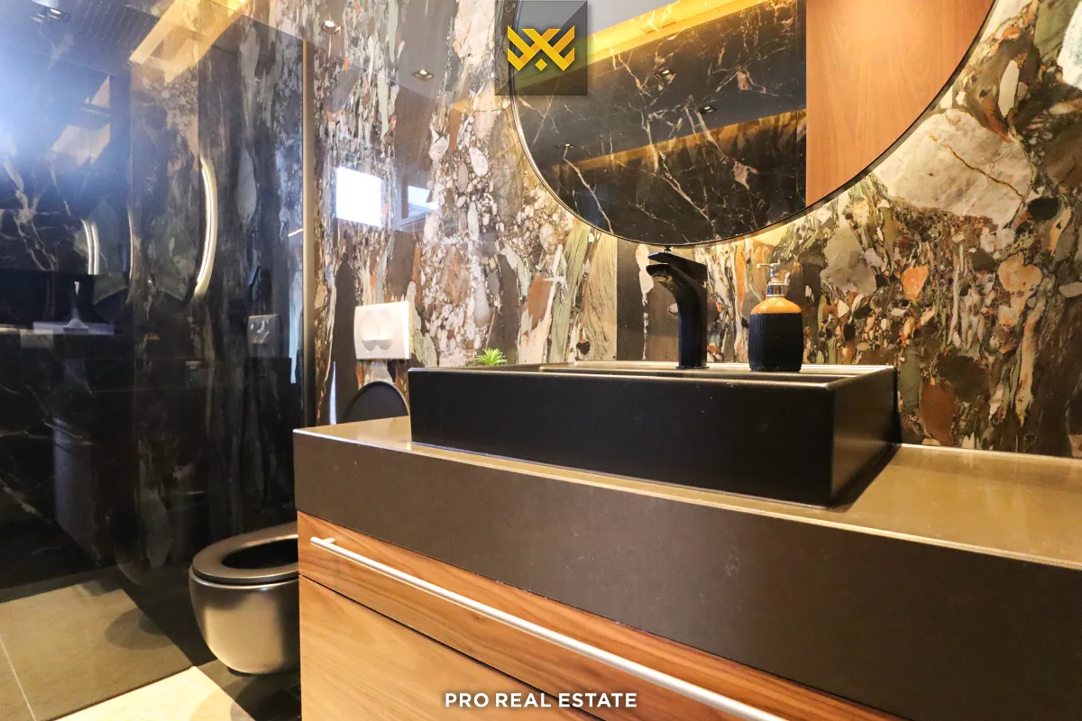 Shtëpi 277m² me #QIRA në Sofalia Hills