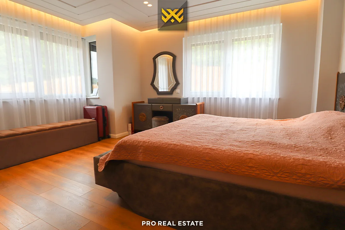 Shtëpi 277m² me #QIRA në Sofalia Hills
