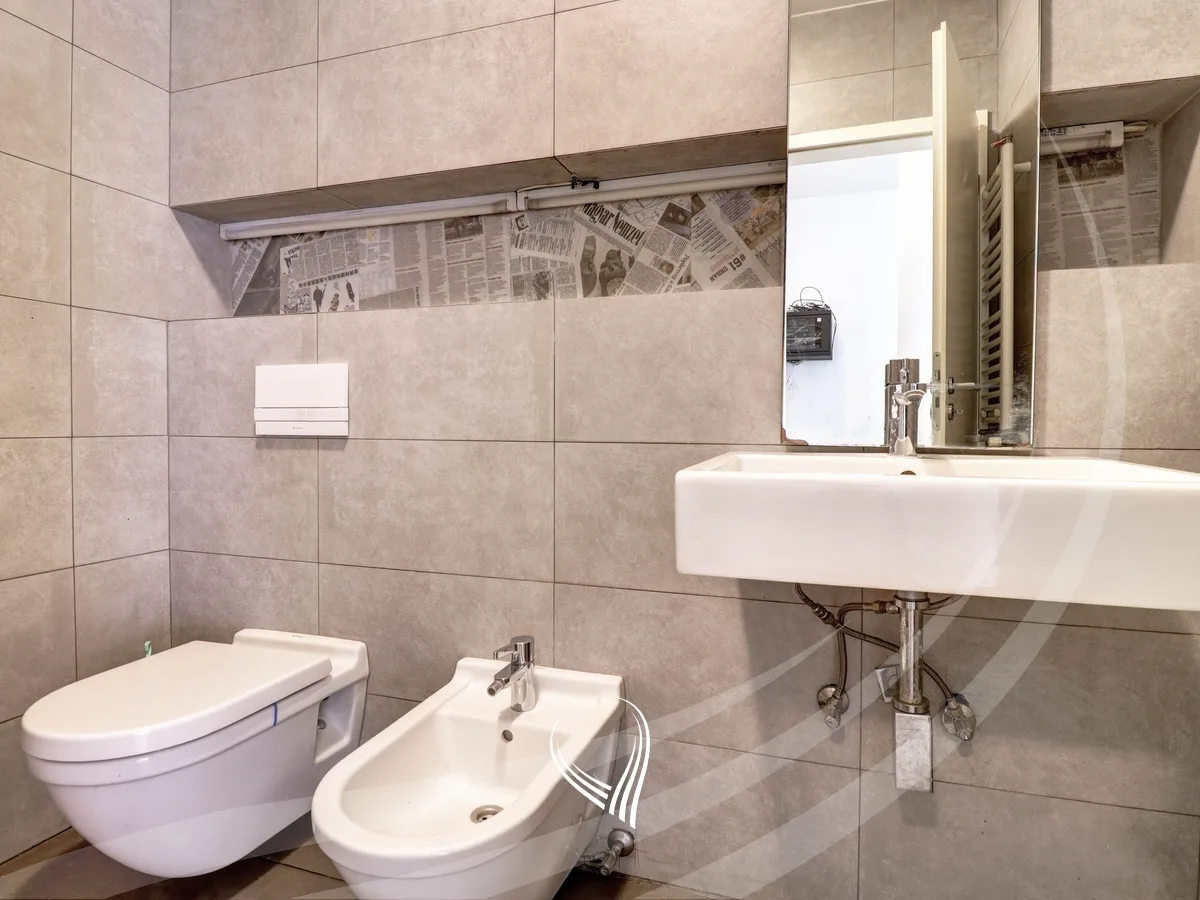 Lokal 188.10m2 në shitje në lagjen Qafa