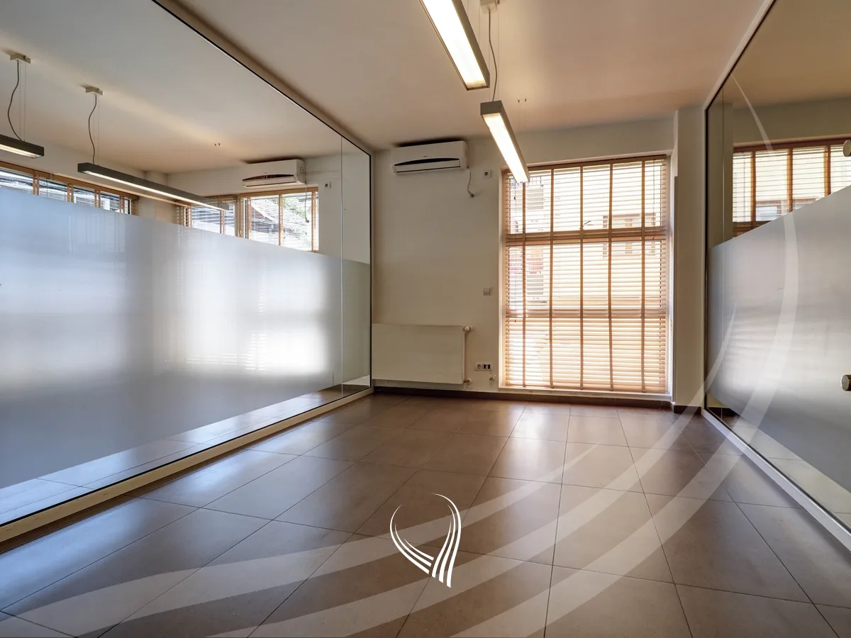 Lokal 188.10m2 në shitje në lagjen Qafa