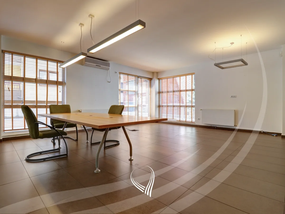 Lokal 188.10m2 në shitje në lagjen Qafa