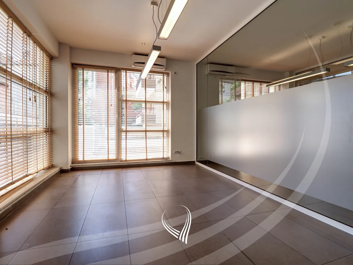 Lokal 188.10m2 në shitje në lagjen Qafa