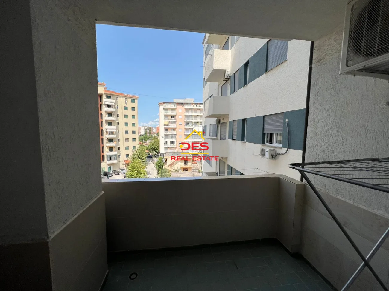 Jepet apartament 2+1 me qera në lungomare. 📍 te konsullata italiane