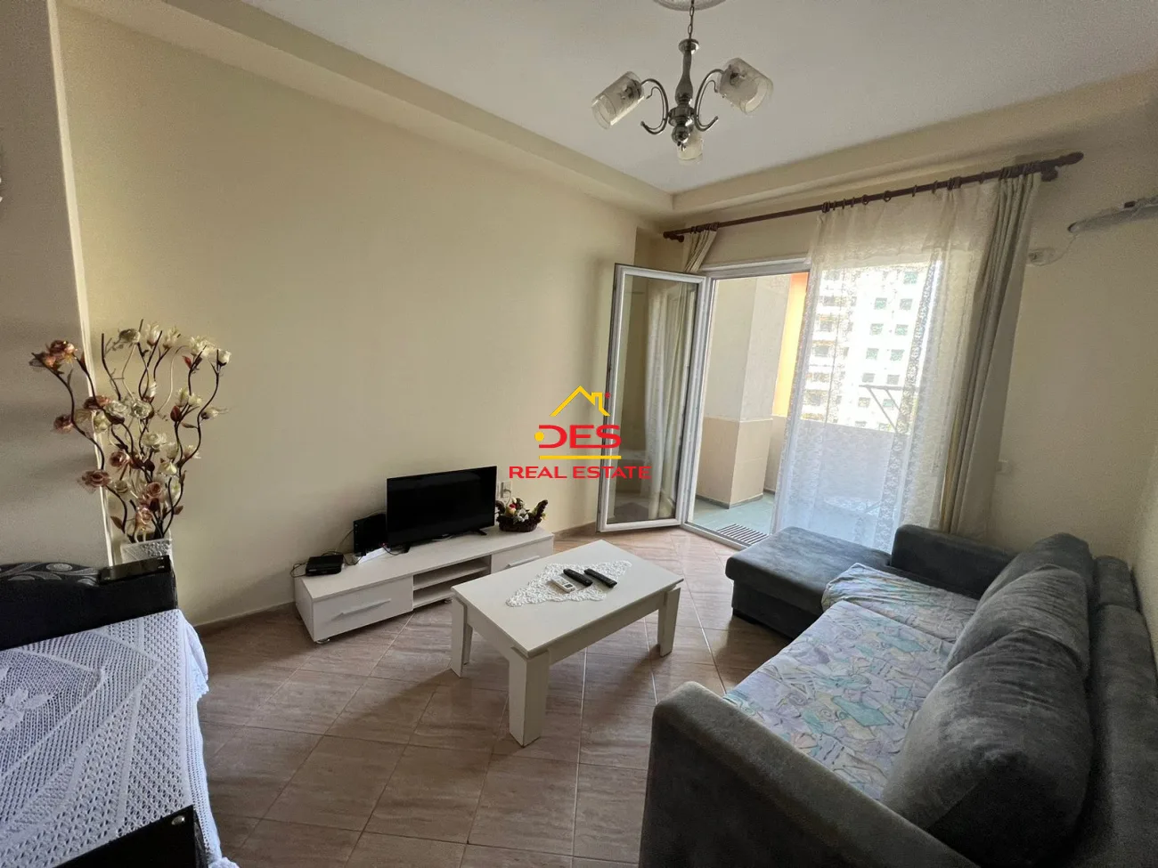 Jepet apartament 2+1 me qera në lungomare. 📍 te konsullata italiane
