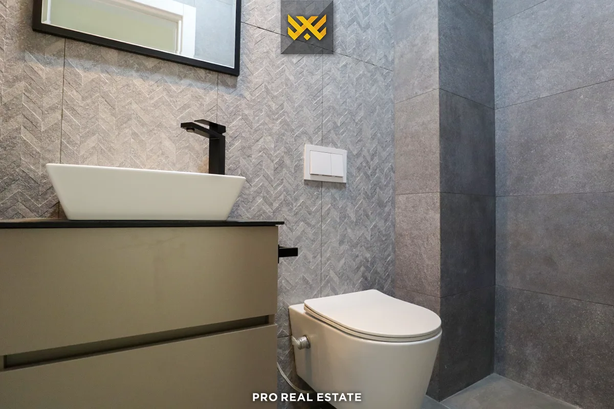 Banesë 91.4m² + 11.2m² për #SHITJE në Lagjen e Muhaxherëve