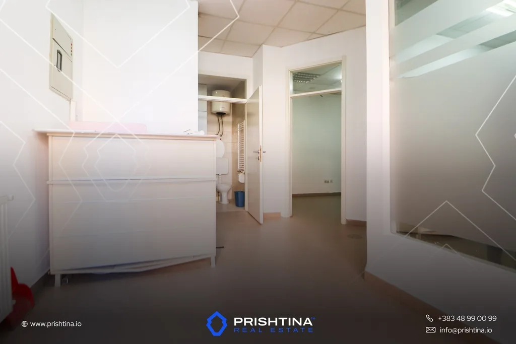 Lokal me qira 52.3m² në Emshir