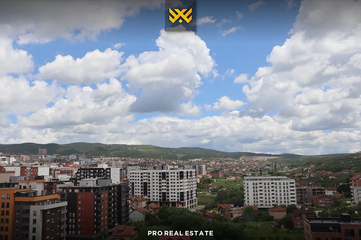 Banesë / Penthouse 181.46m² + 325.91m² për #SHITJE në Rrugën A.