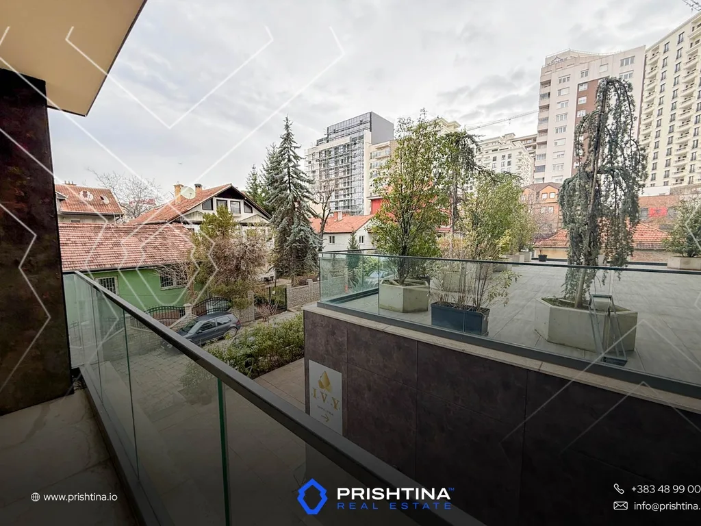 Zyrë me qira 120m² në Aktash