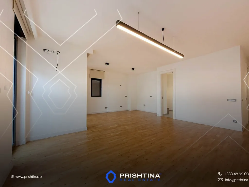 Zyrë me qira 120m² në Aktash