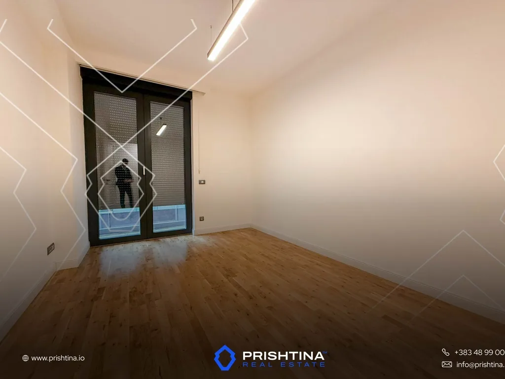 Zyrë me qira 120m² në Aktash