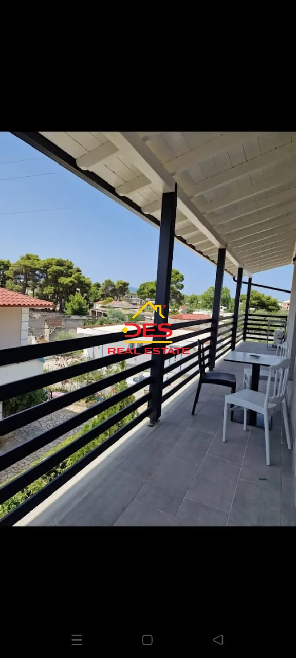 Shitet hotel 2 kate + 1 katë nëntok në plazhë të vjetër ,vlorë