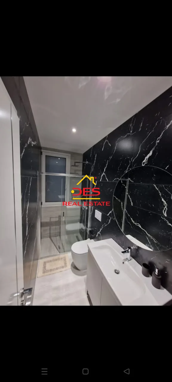 Shitet hotel 2 kate + 1 katë nëntok në plazhë të vjetër ,vlorë