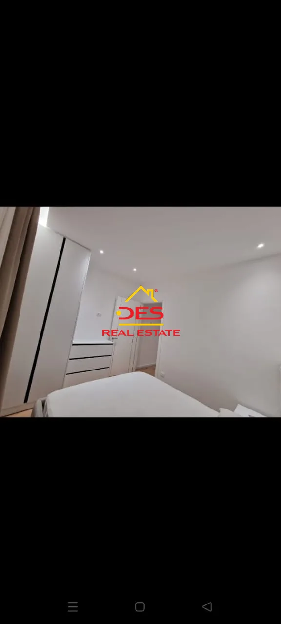 Shitet hotel 2 kate + 1 katë nëntok në plazhë të vjetër ,vlorë